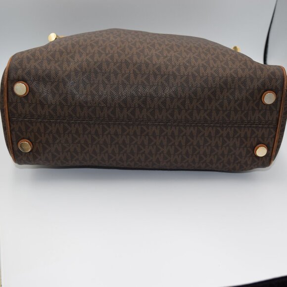 Michael Kors Isla Large Tote in Signature Brown - Picture 7 of 11